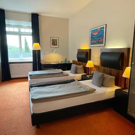 Das Kohnstamm 3* كونيغشتاين إم تاونوس